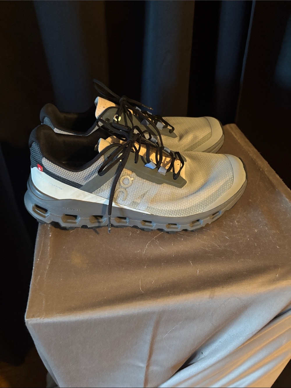 Light gray Women’s Athletic Running Shoes with Black Trim